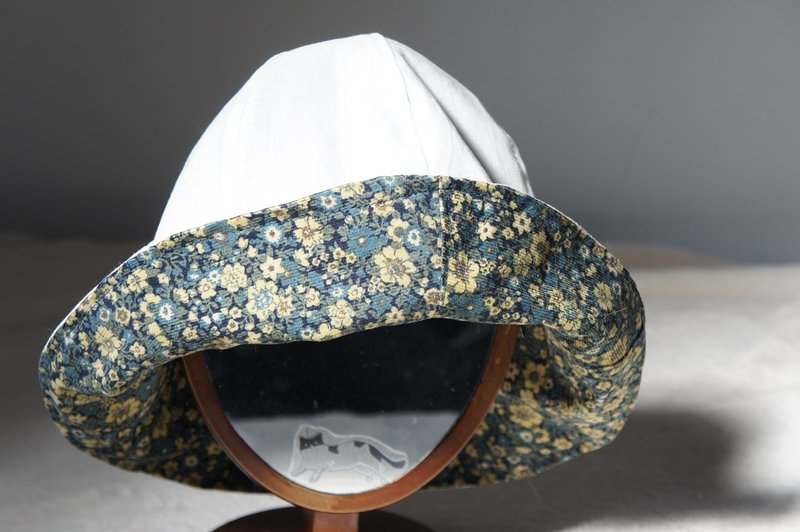 你的帽子-刺繡雙面帽/花海 - 帽子 - 其他材質 