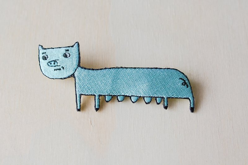 Mother pig / embroidering badge - Brooches - Other Materials Blue