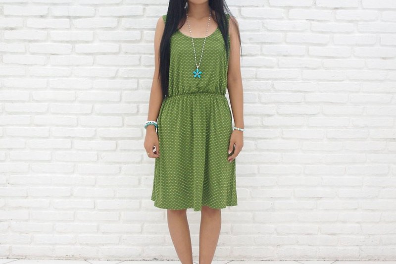 月モチーフのノースリーブドレス　＜オリーブグリーン＞ - 洋裝/連身裙 - 其他材質 綠色