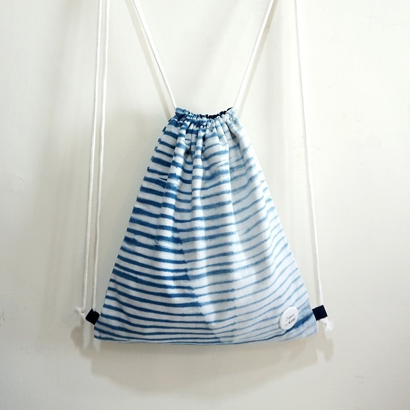 S.A x Wave, Indigo dyed Handmade Stripes Pattern Tote Bag - กระเป๋าหูรูด - ผ้าฝ้าย/ผ้าลินิน สีน้ำเงิน