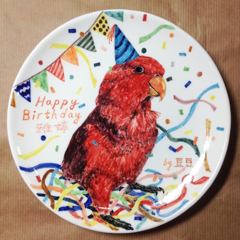 [Customized] 7-inch or 8-inch parrot hand-painted porcelain plate / with stand - Small Plates & Saucers - Porcelain Multicolor