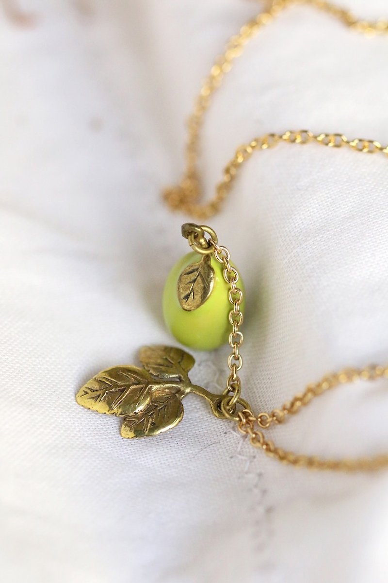 Green Satin Ball Pendant Necklace by linen. - 項鍊 - 其他金屬 