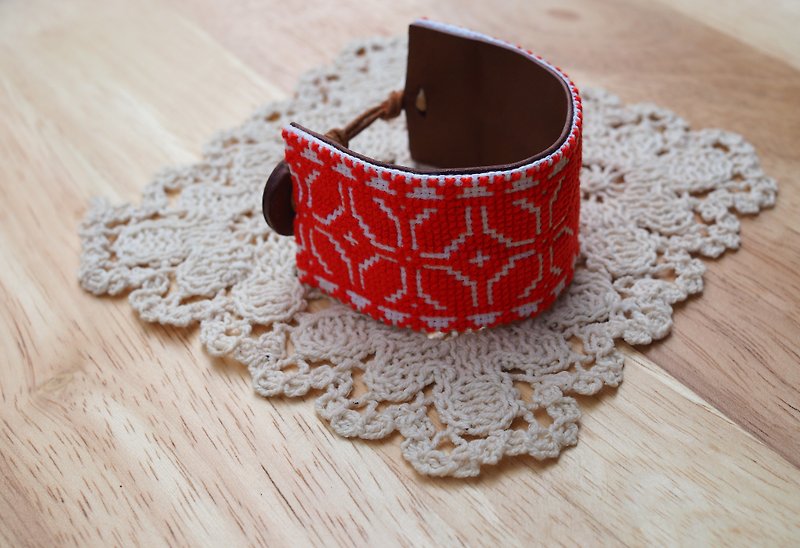 [Stitch] Nordic ethnic embroidery pattern bracelet - Bracelets - Other Materials Red