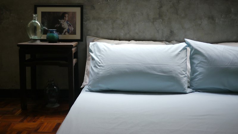 Monday Blue 星期一的美好藍天 有機棉雙人加大床包 (藍色，QUEEN) - 床包/寢具 - 棉．麻 藍色