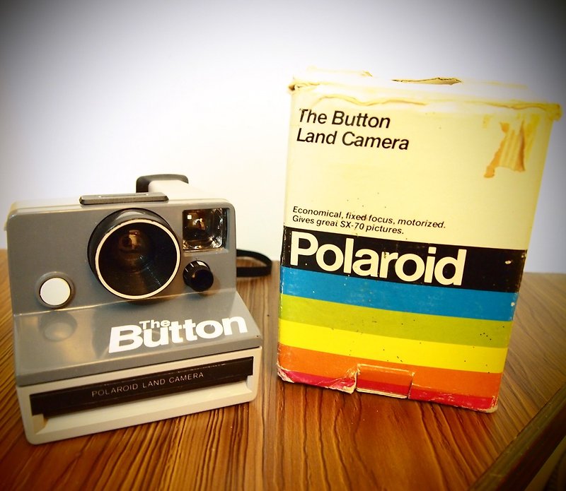 Early 1980s Polaroid Polaroid cameras Button - ที่ใส่บัตรคล้องคอ - วัสดุอื่นๆ สีเทา