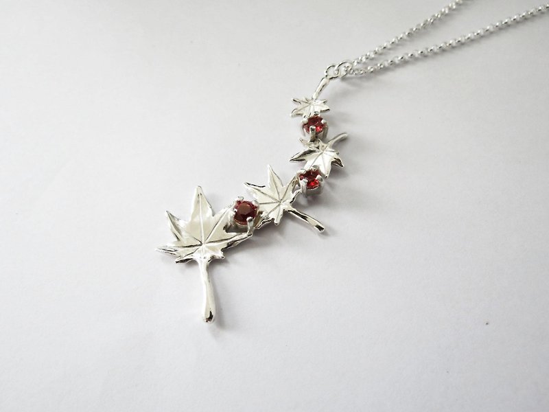 The Maple Leaf series – four leafs (925 sterling silver necklace) - C percent - Necklaces - Sterling Silver Silver