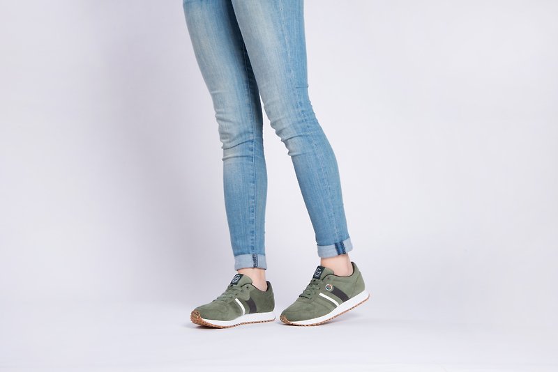 RETRO RUNNING SHOES GARDEN GREEN ULTRASUEDE 女性のための環境に優しい靴---Comfo - スニーカー - サステナブル素材 グリーン