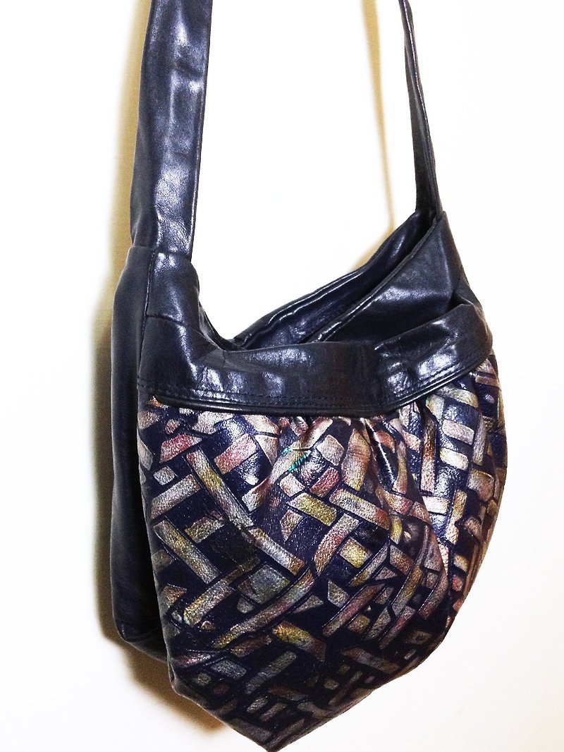 ヴィンテージ[アンティークレザーバッグは、幾何学的な金属色をエンボス]海外のアンティークバッグバックVINTAGE - ショルダーバッグ - 革 多色