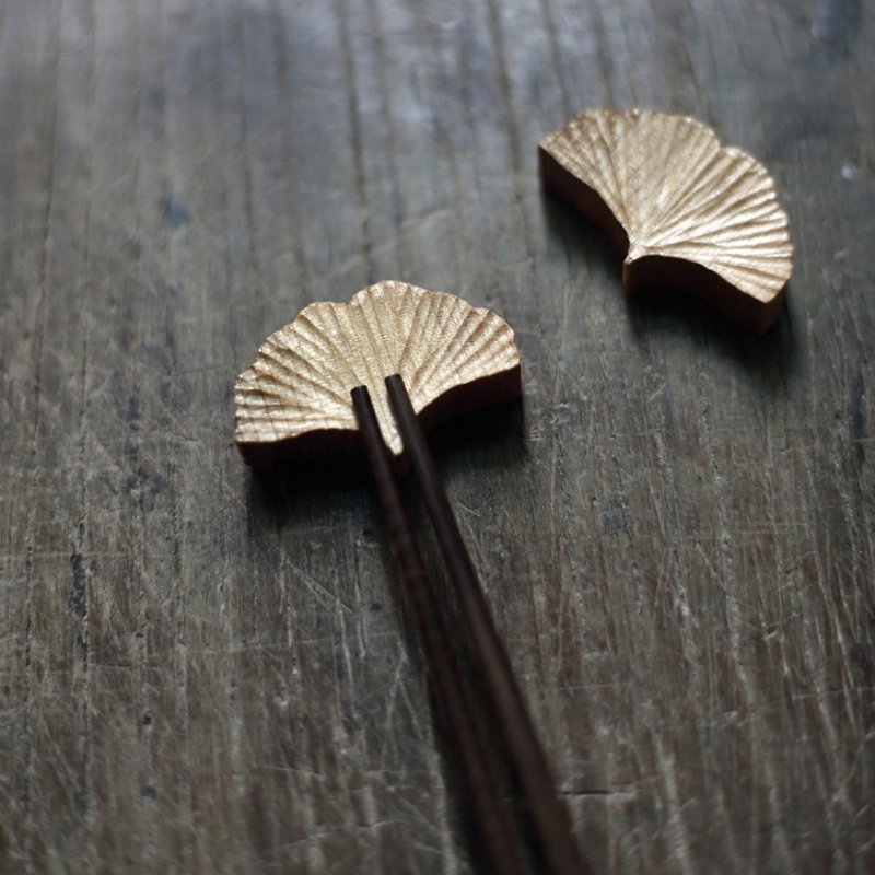 {String} Hand-life utensils wood chopsticks holder Ginkgo biloba Cherry (2 in) - ตะเกียบ - ไม้ หลากหลายสี