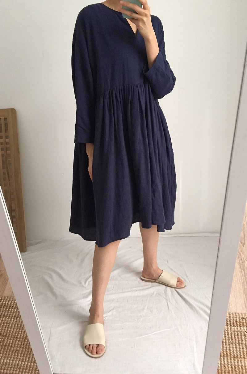 Wandering spirit wrinkled texture wide dress (navy blue) can be worn as a maternity dress - One Piece Dresses - Cotton & Hemp 