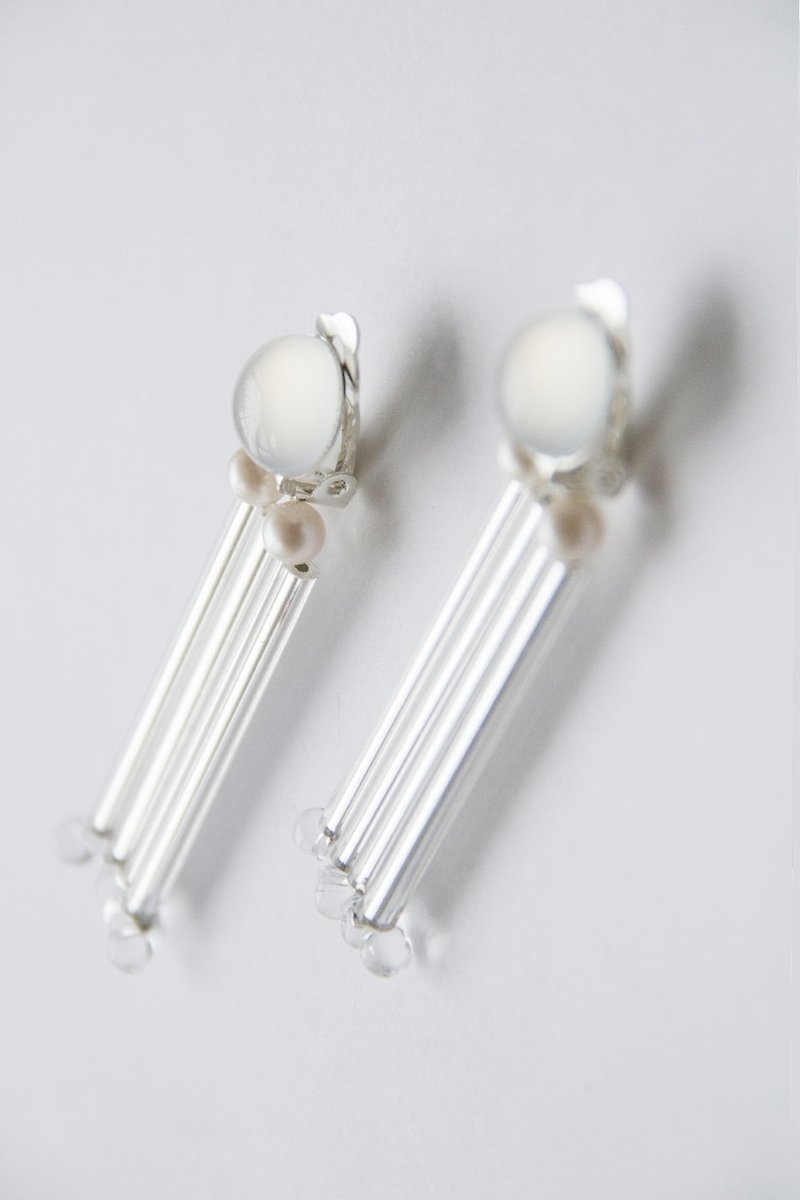 The Yun - Cloudbox - Moonlight Shifeng Qin ear clip - Earrings & Clip-ons - Acrylic White