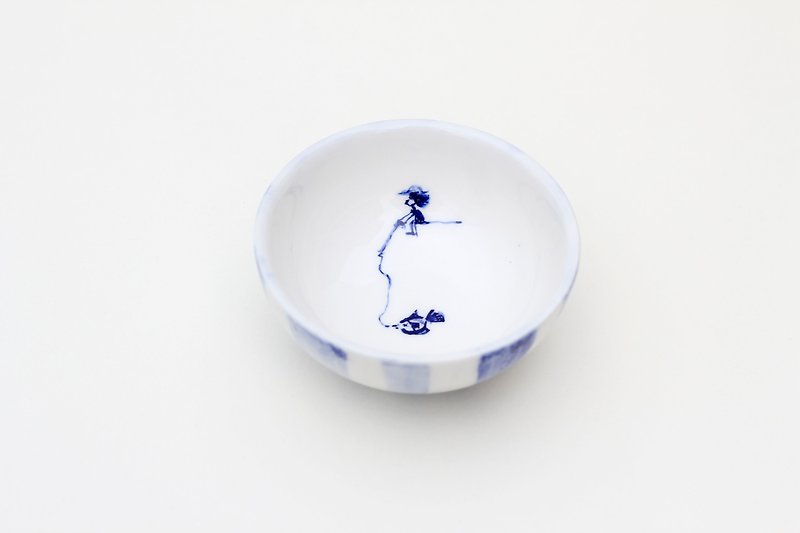 Small fishing _ ceramic cup - Pottery & Ceramics - Other Materials White