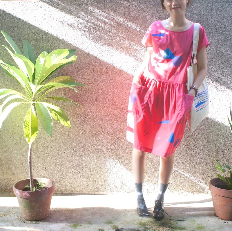 * Finally, the number of cash with you * ﹅ mountains to the sea / planet, mountains, sea / cat, rainbow cat tunnel, cat grass, happy pocket Pink Dress - One Piece Dresses - Cotton & Hemp Red