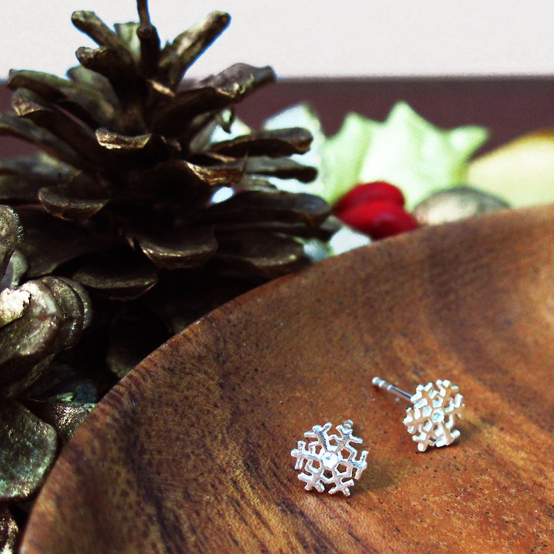 Frozen 925 Sterling Silver Snowflake Earrings Christmas Gift-64DESIGN Silver - ต่างหู - เงินแท้ สีนำ้ตาล