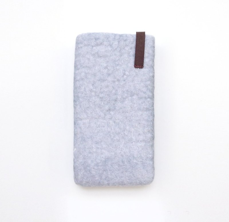 I Handmade wool felt mobile phone case-H. Guinea pig I carefully selected wool. Handmade. shockproof - เคส/ซองมือถือ - ขนแกะ สีเทา