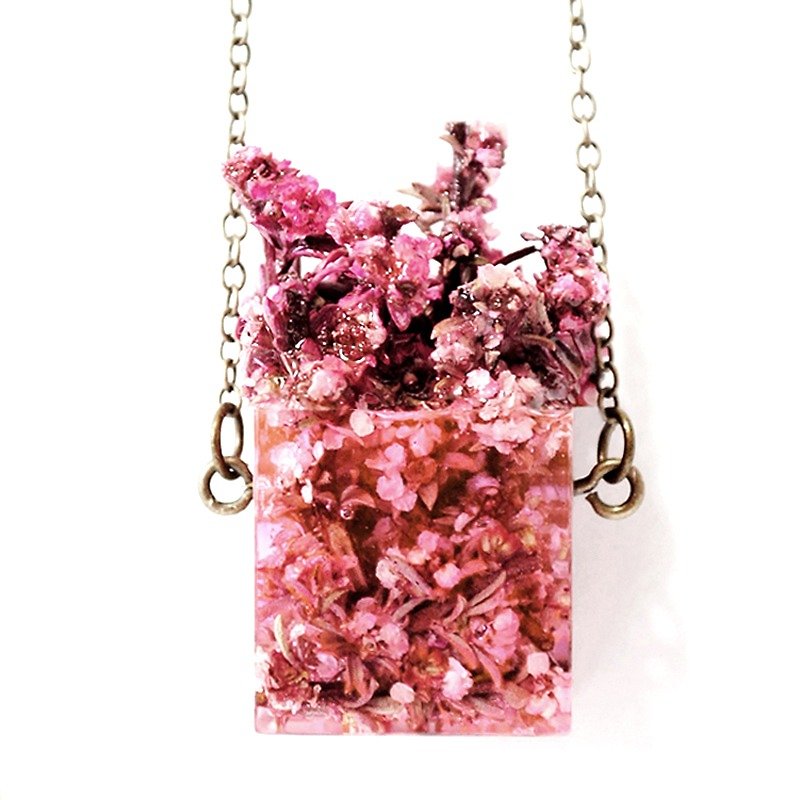 - Miss Flower Freak - cube necklace of dried flowers - pink string heather - "Out of The Box" three-dimensional series - Necklaces - Plants & Flowers Pink