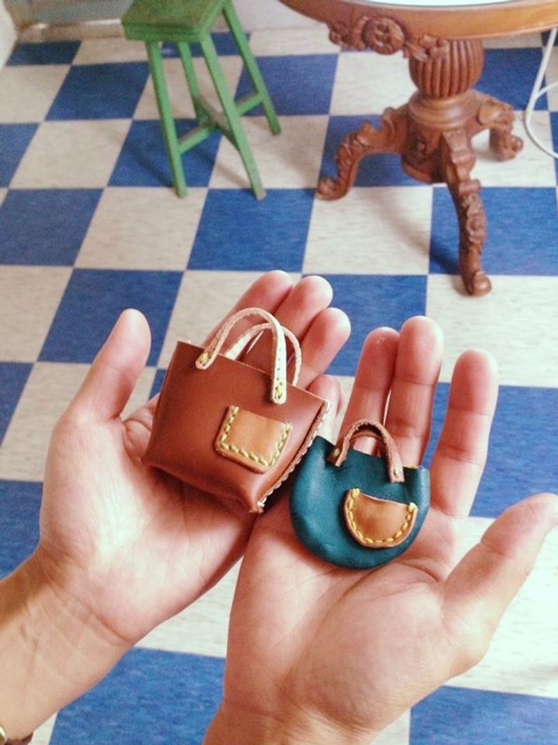 Small pocket bag necklace / ring * key to make the heart on the inside _ Sew vegetable tanned leather - สร้อยคอ - หนังแท้ สีนำ้ตาล