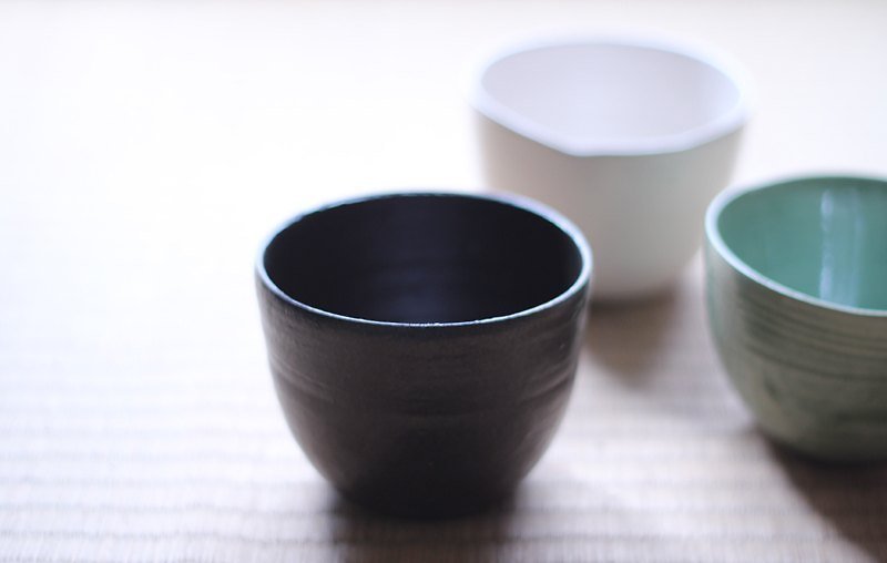 日式茶碗 Ö 黑 - 急須・ティーカップ - その他の素材 ブラック