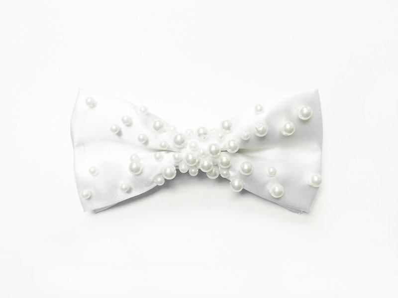 Beige pearl bow tie Bowtie - เนคไท/ที่หนีบเนคไท - วัสดุอื่นๆ ขาว