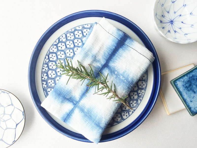 Shibori 藍染自然圖案多功能日本亞麻布 手帕 - 擺飾/家飾品 - 其他材質 藍色