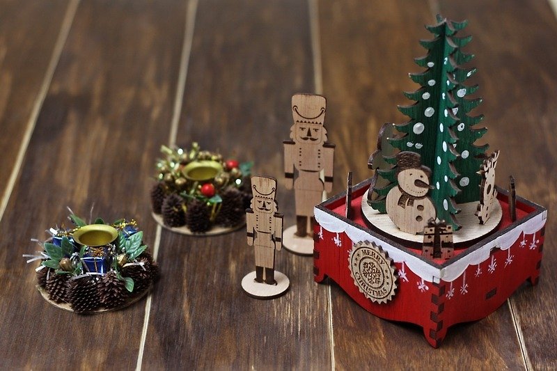 KOKOMU Christmas Music Box. Christmas Tree Rotation.Wooden. DIY Kits.