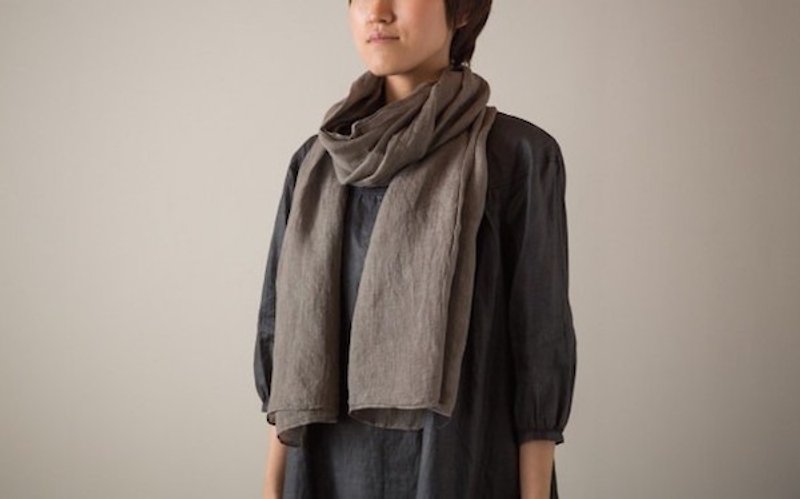 Pint! Vegetation dyed linen scarves (blunt color / dark gray) - Scarves - Other Materials Gray