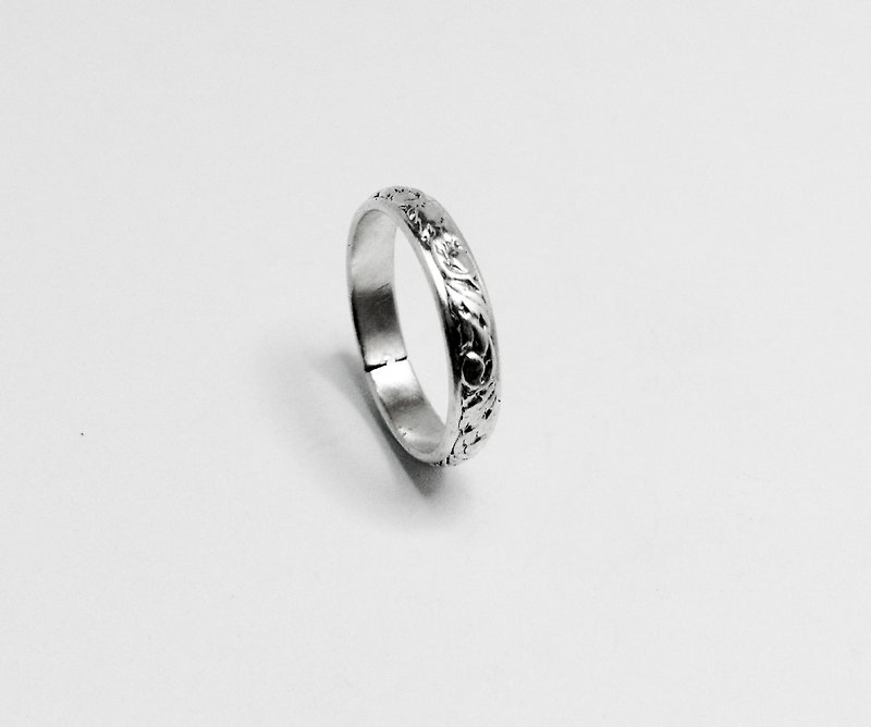 Udoxia One, Sterling Silver Vintage Ring (Snow Silver) | Eudoxia - リング - 金属 グレー