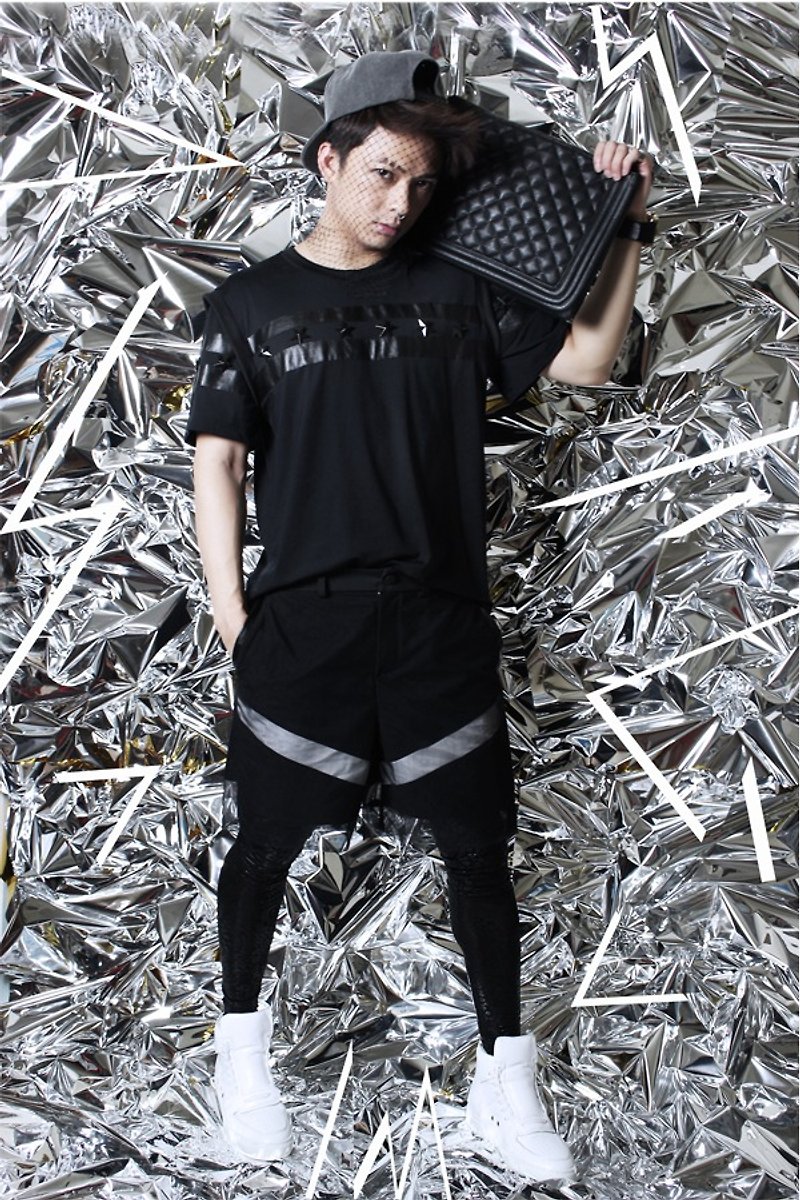 台灣 設計師品牌 男裝 時尚設計 前衛流行 短袖 皮革拼接 星型鉚釘 上衣 黑色 - 男 T 恤 - 其他材質 黑色