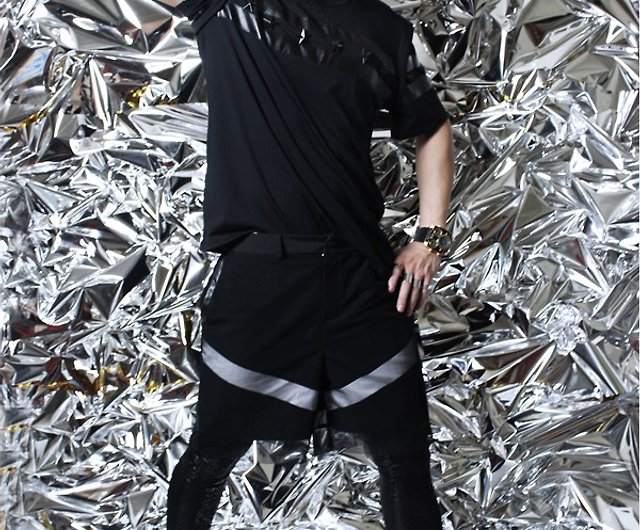 台湾のデザイナーズブランド メンズ ファッション デザイン アバンギャルド 人気の半袖 レザーステッチ スターリベットトップ ブラック ショップ X Tシャツ メンズ Pinkoi