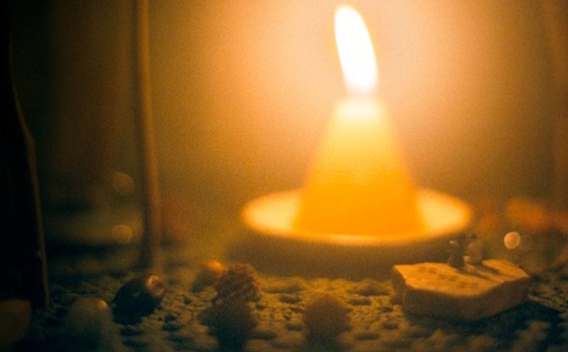 Mountain candle with gold shinning ▲ Doris - เทียน/เชิงเทียน - ขี้ผึ้ง สีเหลือง