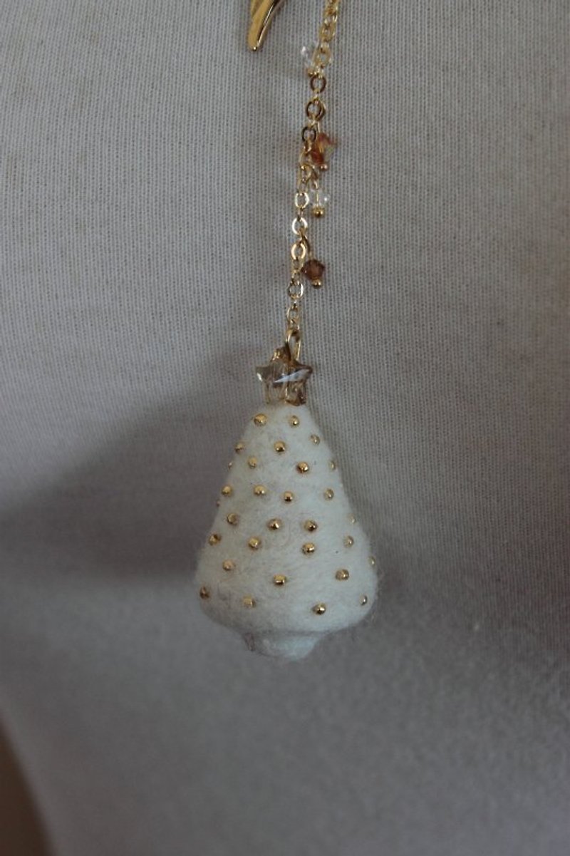 Golden Star White Christmas Tree Necklace The Best Choice for Christmas Gifts and Exchange Gifts - Necklaces - Wool Gold