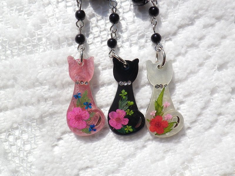 Anny's workshop hand-made pressed flower ornaments, small cat charms in 3 colors - Charms - Plastic 