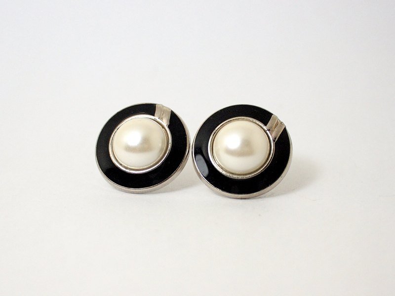 ロマンティックホワイト【サークルドット] - ピアス・イヤリング - プラスチック ホワイト