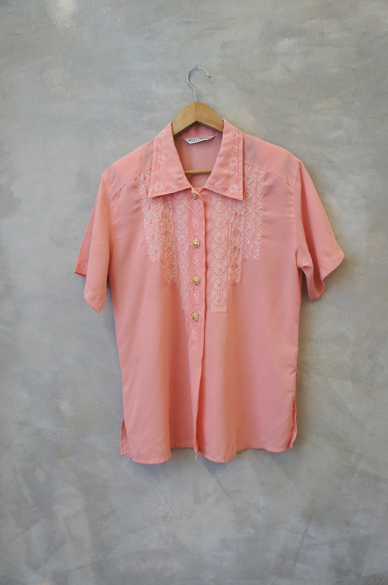 PdB vintage pattern with embroidered pink chiffon cotton shirt - เสื้อเชิ้ตผู้หญิง - วัสดุอื่นๆ สึชมพู