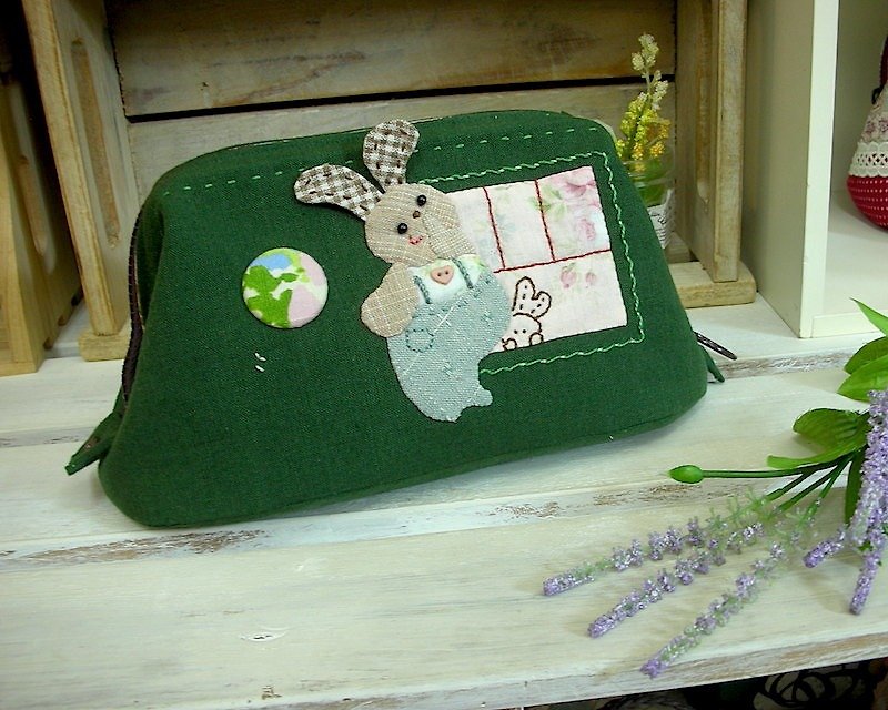 調皮兔口金化妝包 | ㄇ型框 - 化妝袋/收納袋 - 棉．麻 綠色