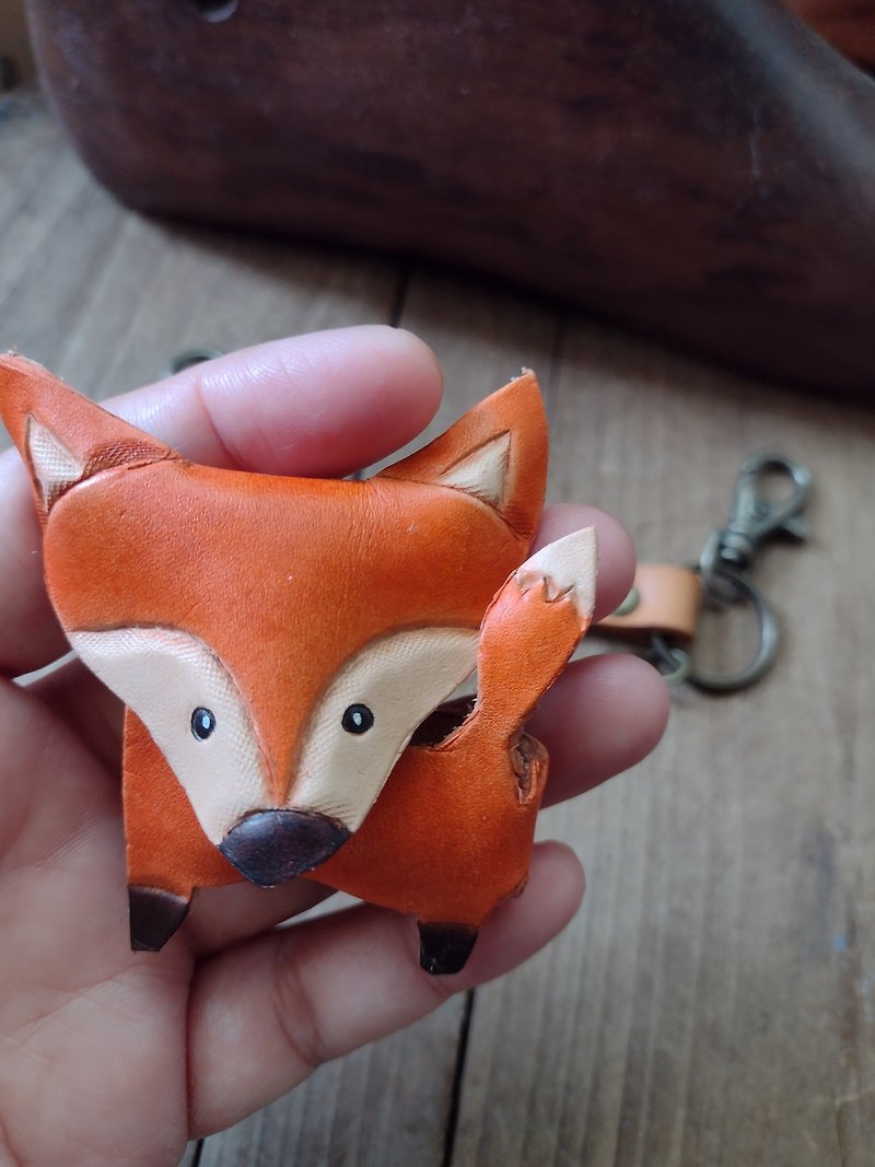 Mr. Fox, the big boss, three-dimensional pure leather key-customizable name - ที่ห้อยกุญแจ - หนังแท้ สีแดง