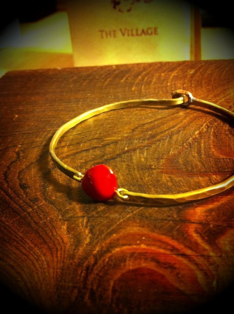 **オオクワガタ**自然Jequirityブレスレット/手作りノック国/真鍮細工 - ブレスレット - 金属 レッド