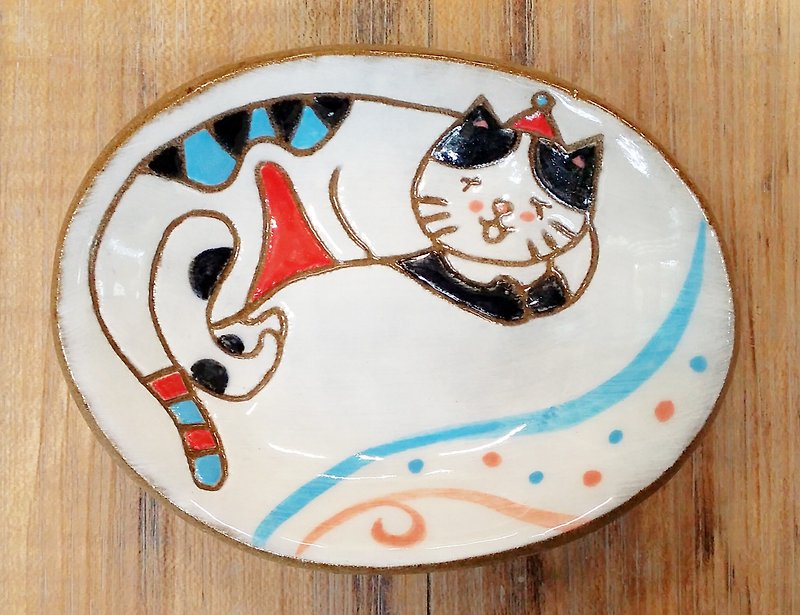 [Snack plate] The little prince cat-a black and white cat-shaped plate that takes a nap - Small Plates & Saucers - Pottery 