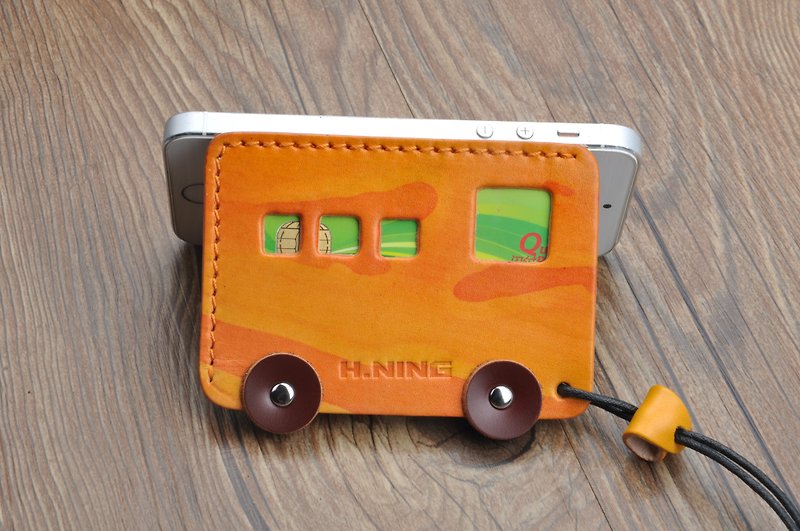 手工製作 創意卡包，可愛 汽車 小卡包 帶手腕繩 植鞣牛皮 製作 手繪上色 每一件都是孤品 - 卡片套/卡片盒 - 真皮 