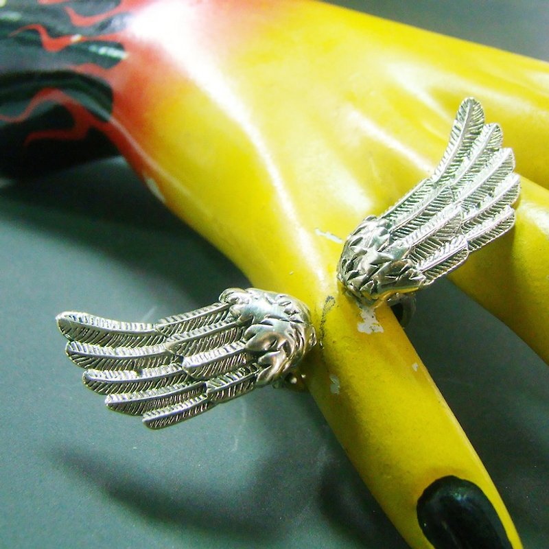 Angel wing ring in white bronze with oxidized antique color ,Rocker jewelry ,Skull jewelry,Biker jewelry - 戒指 - 其他金屬 
