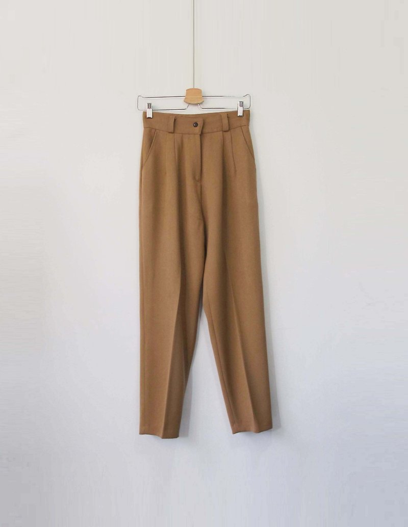 Wahr_ classic khaki pants - Women's Pants - Other Materials Gold