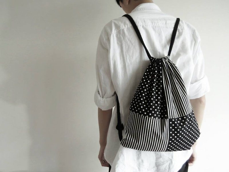 後背包束口包 4／1包 - 水桶袋/索繩袋 - 其他材質 黑色