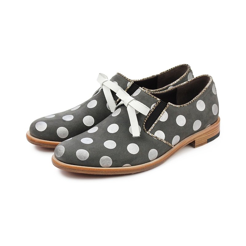Loafers Slip-on shoes WINTER'S BUTTERFLY M1142 Grey Polka Dot - รองเท้าอ็อกฟอร์ดผู้หญิง - หนังแท้ หลากหลายสี