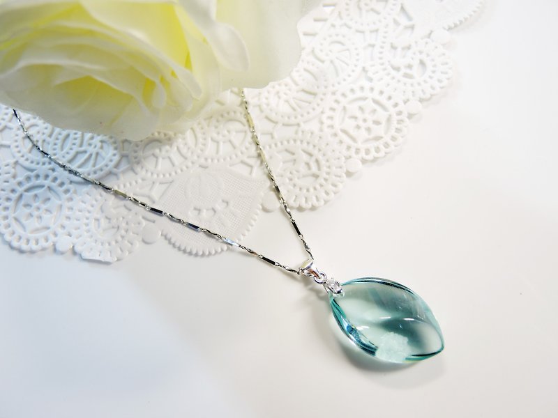 "Ice Crystal ice" Highland bare glass Classic Stone- streamline fashion -1 - Necklaces - Gemstone Blue