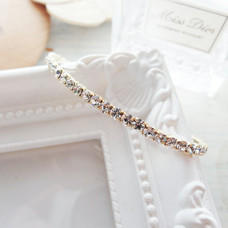 Cha mimi. Low-key charm. Swarovski square diamond gold elastic bracelet / White Diamond - สร้อยข้อมือ - เครื่องเพชรพลอย สีทอง