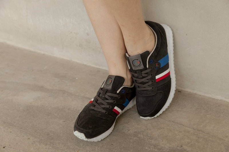 La Champenoise 復古慢跑鞋  /鐵灰色/ 日本超纖環保休閒鞋(再回收概念,耐穿,不會分解) 女生款---舒適‧時尚。 - 男運動鞋/球鞋 - 其他材質 灰色