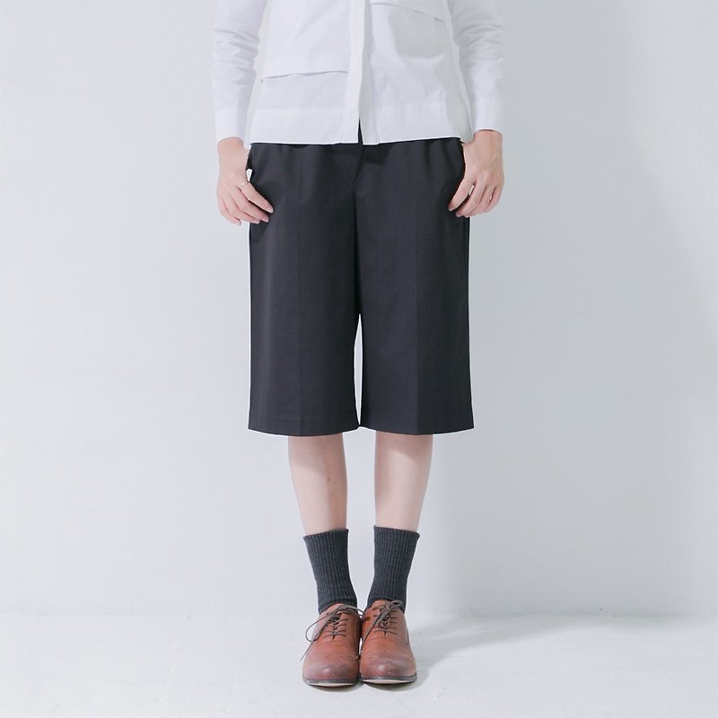 SU: MI said Oblique oblique slice shape Shorts black _5AF300_ - กางเกงขายาว - ผ้าฝ้าย/ผ้าลินิน สีดำ