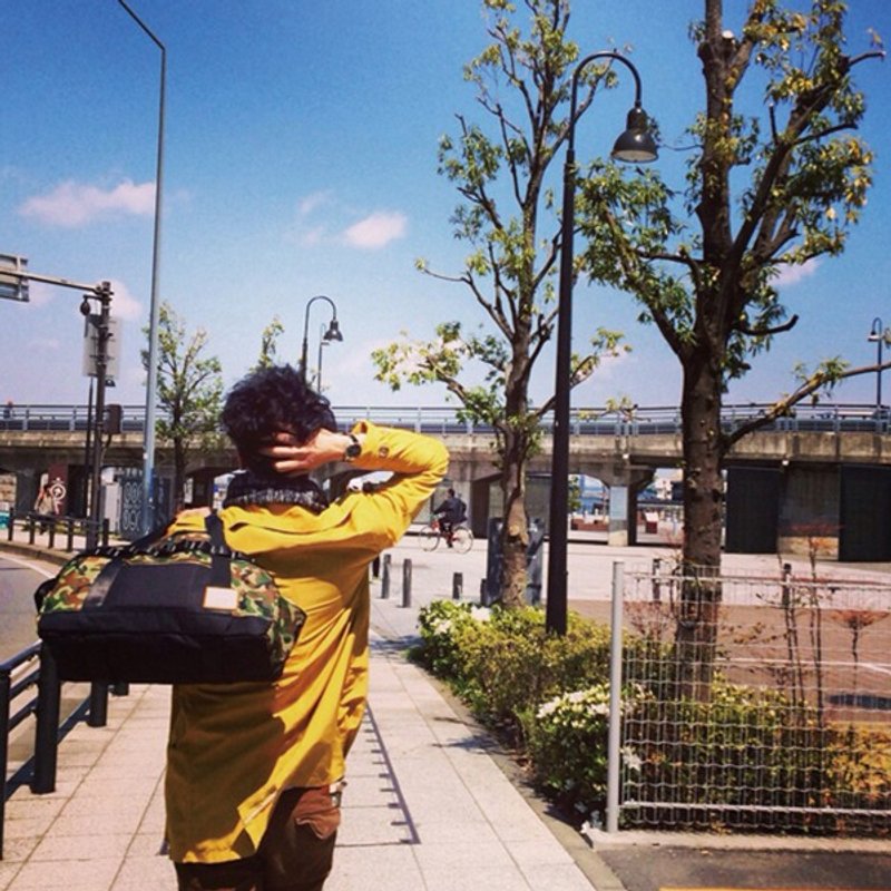 Matchwood Design Matchwood Boston 13 "Waterproof Pen Boston Pack Travel Bag Tote Bag Bag Bag Camouflage - กระเป๋าถือ - วัสดุกันนำ้ สีเขียว