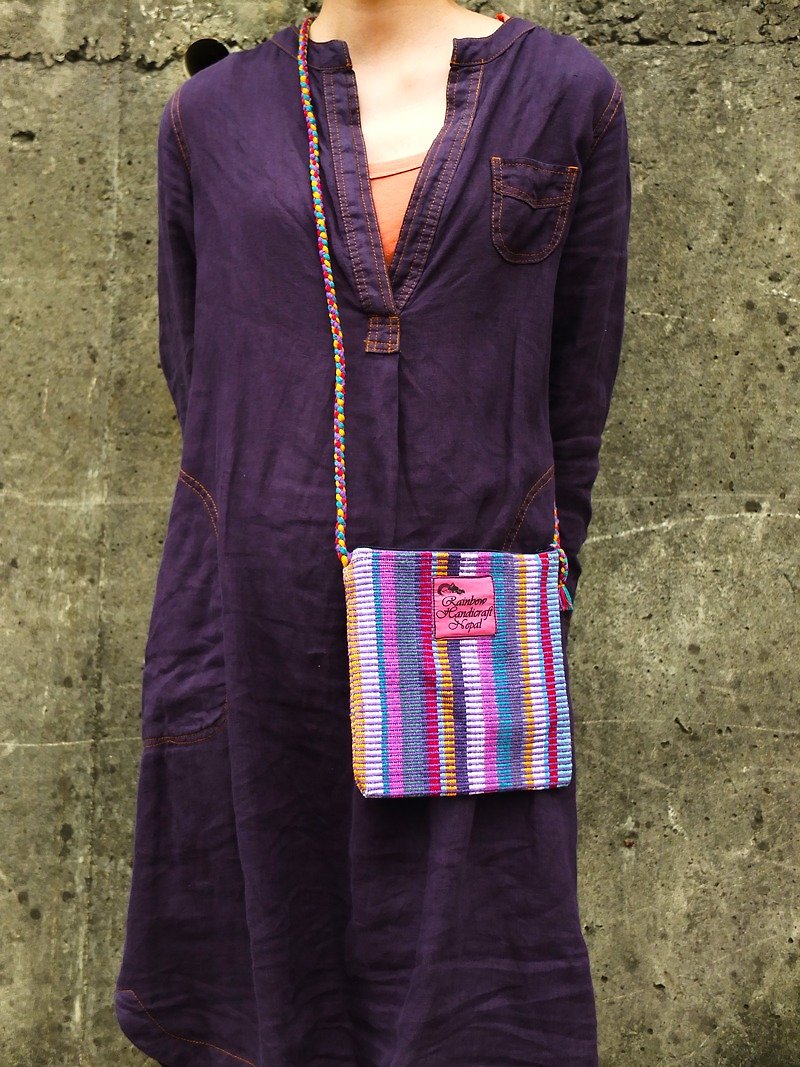 <全台獨家手工編織>尼泊爾RHN側背包／護照包／萬用袋（粉紫彩紋） - 側背包/斜孭袋 - 其他材質 紫色