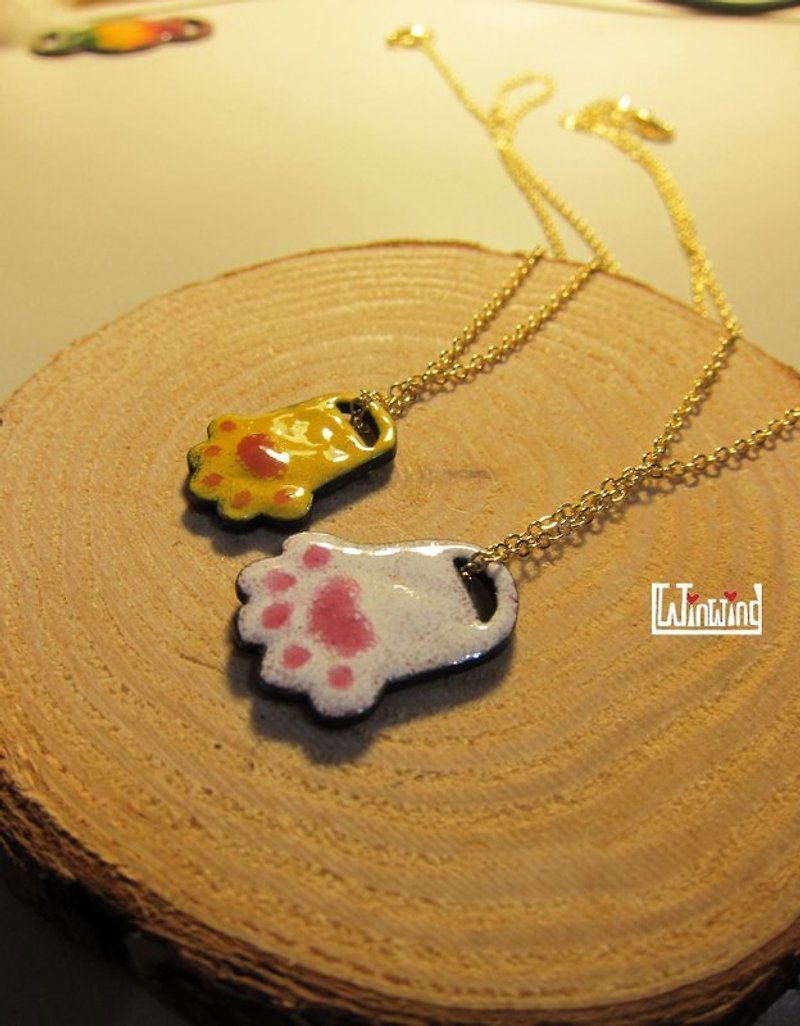 Enamel Works - semicircle kitten palm necklace - สร้อยคอ - โลหะ สีเหลือง